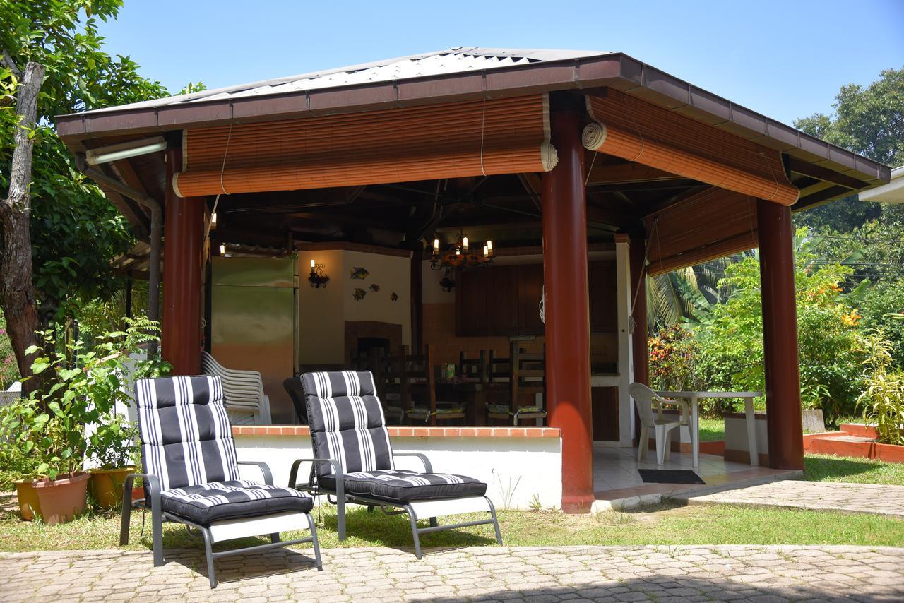 Jessies Guest House Seychelles Beau Vallon  Exterior foto