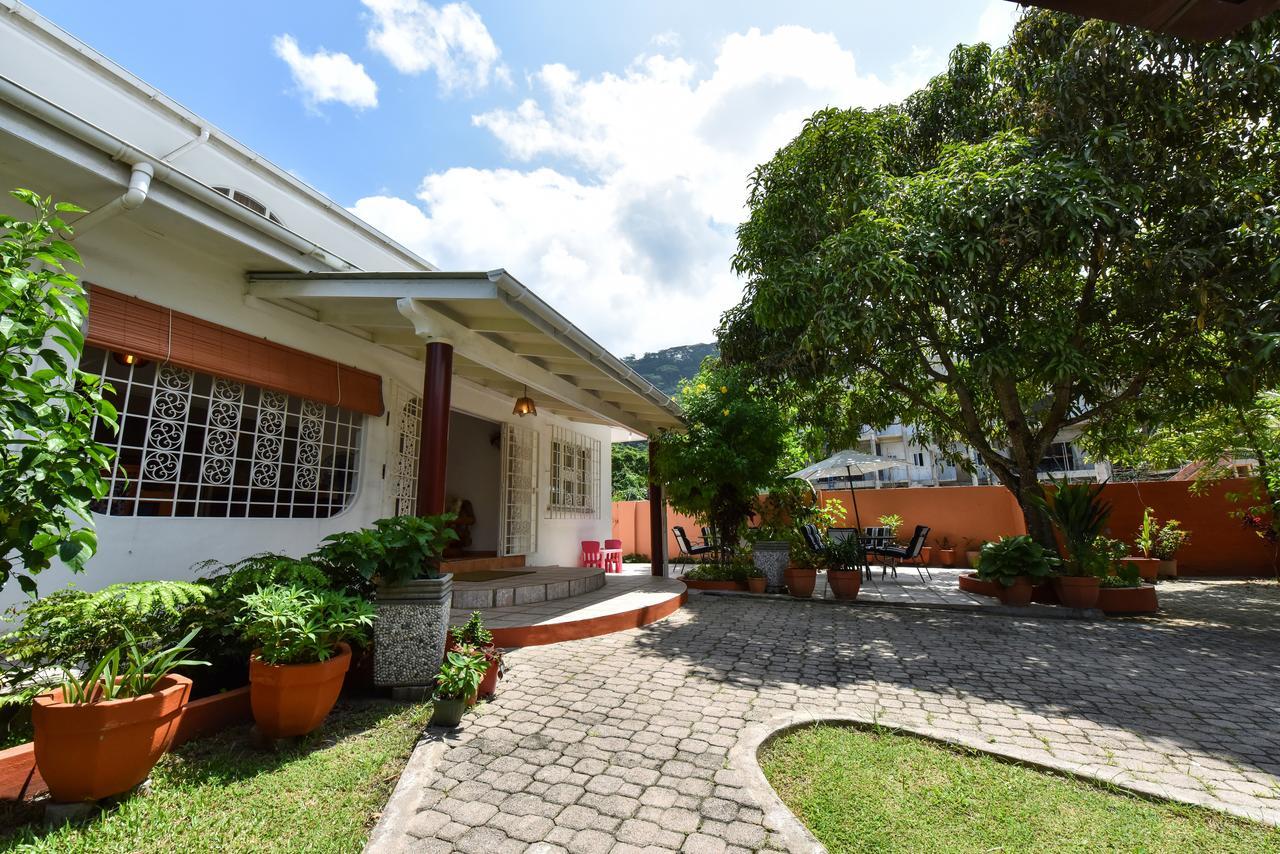 Jessies Guest House Seychelles Beau Vallon  Exterior foto